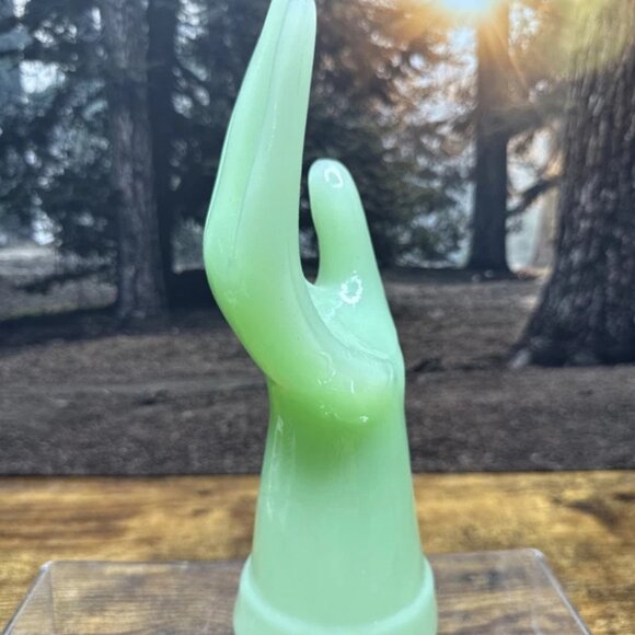 Vintage Jadeite Jadite Green Glass Jewelry Hand Display - Picture 4 of 4